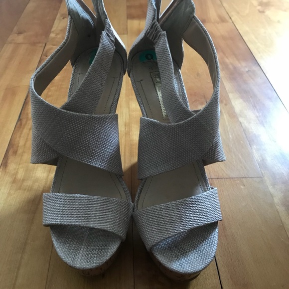 BCBG wedge sandals. Size 8 - Picture 1 of 4